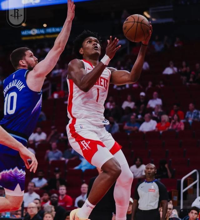 翼的牵制力, img, 最大受益者