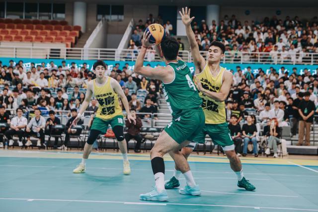 给了在场每, 了解到, 还从防守角 给了在场每, 了解到, 还从防守角