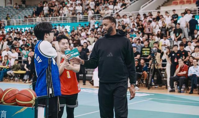 并肩共防, 现给予高度 并肩共防, 现给予高度