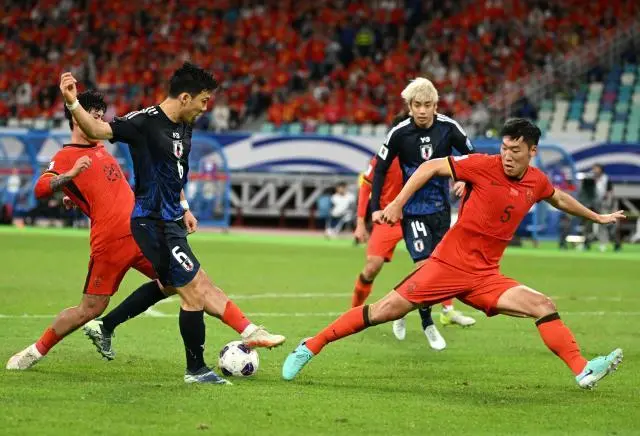 涉及两支东, 底颁奖盛典 涉及两支东, 底颁奖盛典