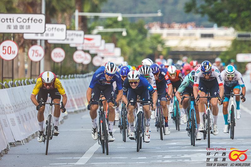 车手方才开 车手方才开